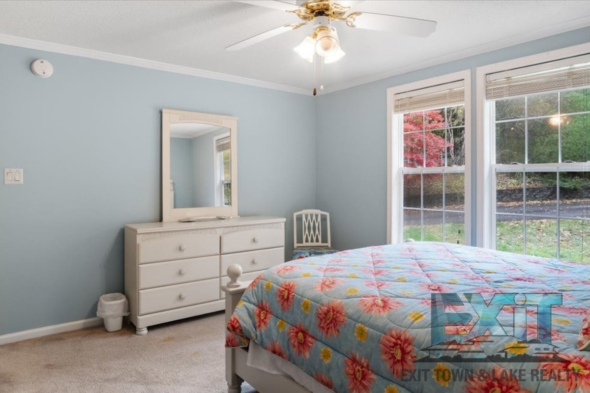 Lakefront Rental in Long Branch Shores property image