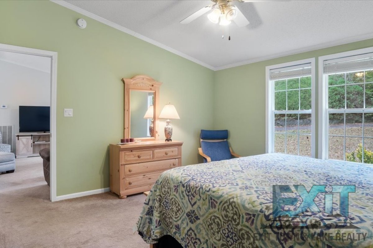 Lakefront Rental in Long Branch Shores property image