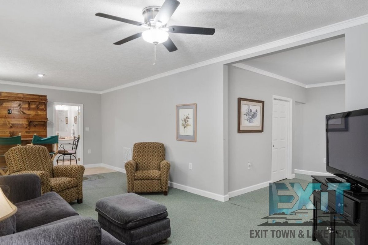 Lakefront Rental in Long Branch Shores property image