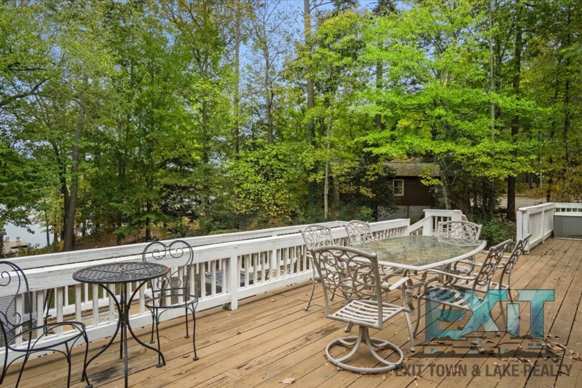 Lakefront Rental in Long Branch Shores property image