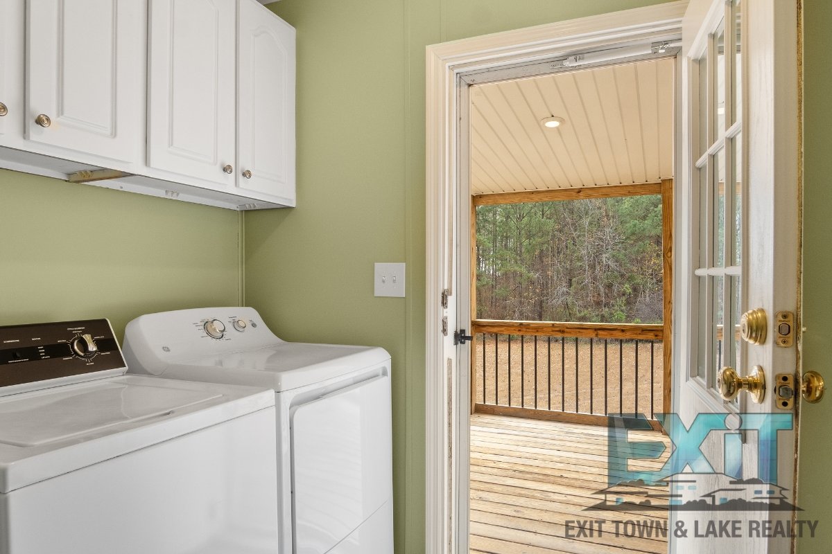 Beautiful Fully Renovated 3 Bed 2 Bath Home property image