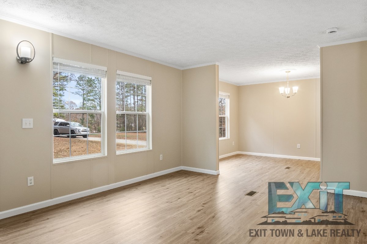 Beautiful Fully Renovated 3 Bed 2 Bath Home property image