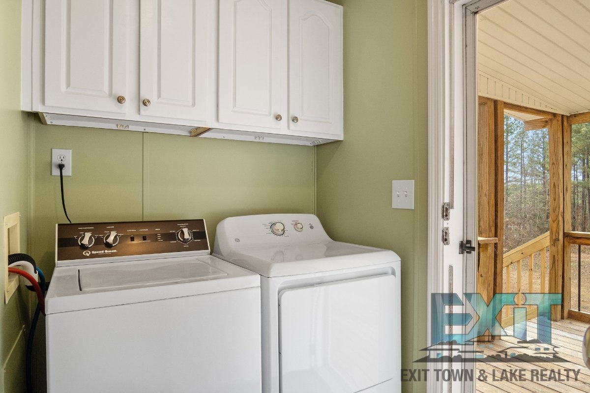 Beautiful Fully Renovated 3 Bed 2 Bath Home property image