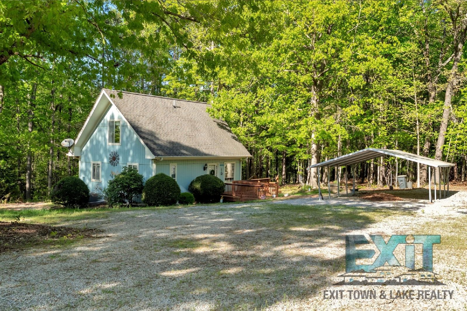 4 Bedroom, 2 Bath Home Available on Kerr Lake with Private Dock property image
