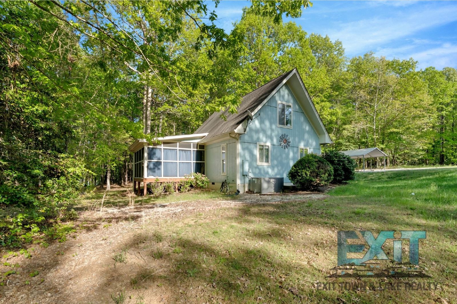 4 Bedroom, 2 Bath Home Available on Kerr Lake with Private Dock property image