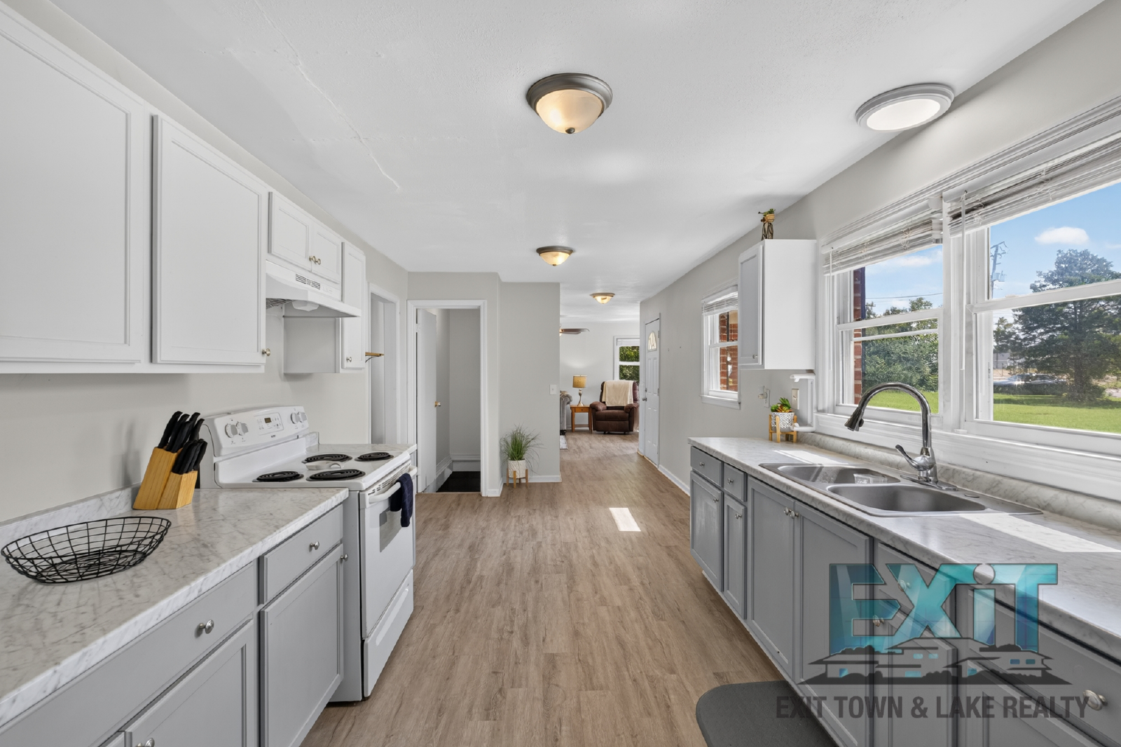 Charming Renovated Home in the Heart of South Hill property image