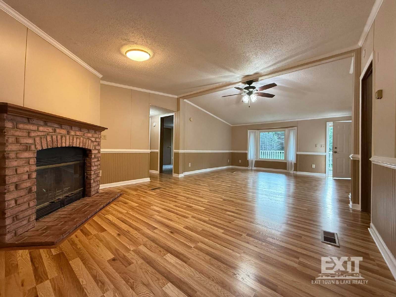 3 Bedroom, 2 Bathroom Home in a Beautiful Country Setting property image