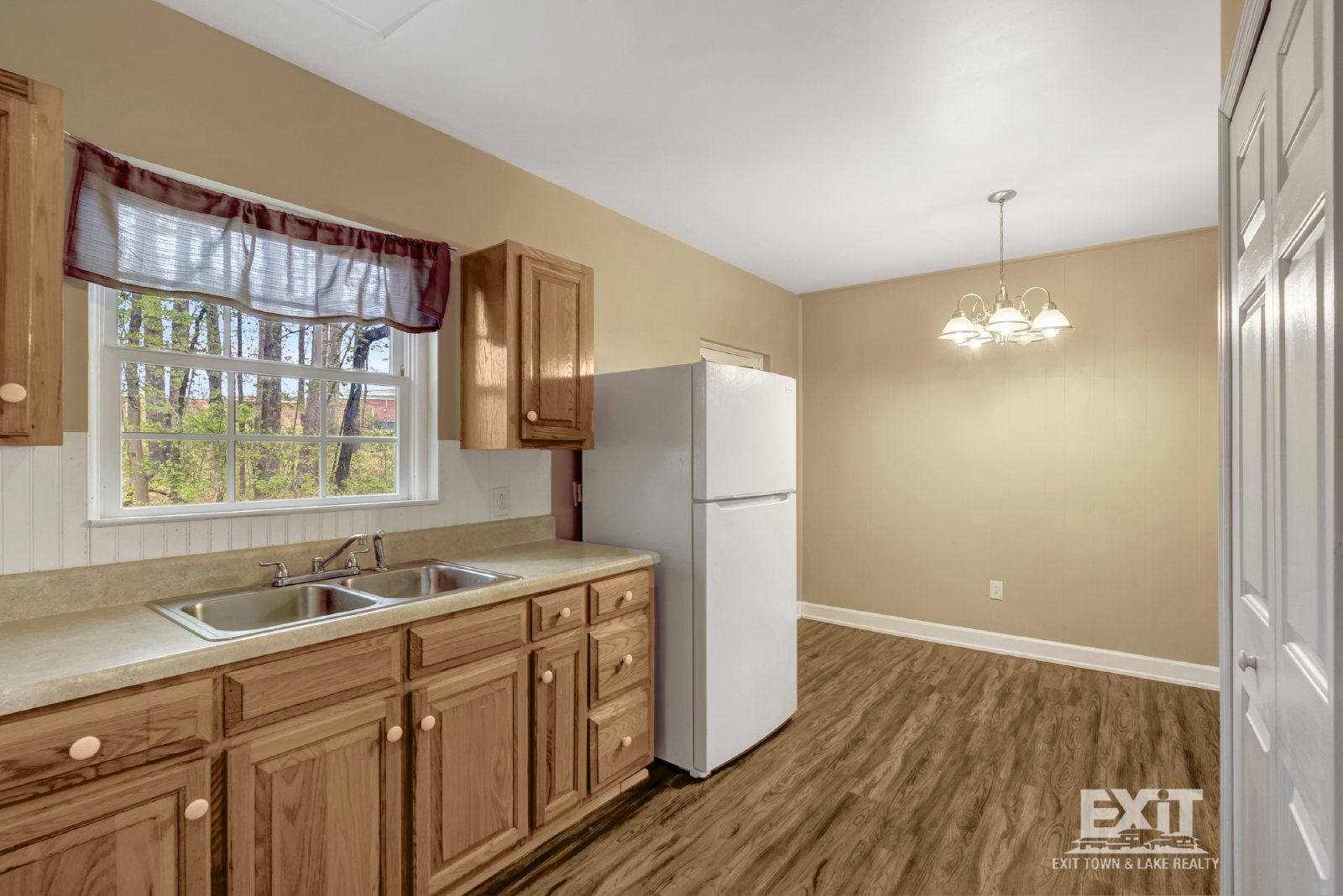 Charming 2 Bedroom South Hill Apartment property image