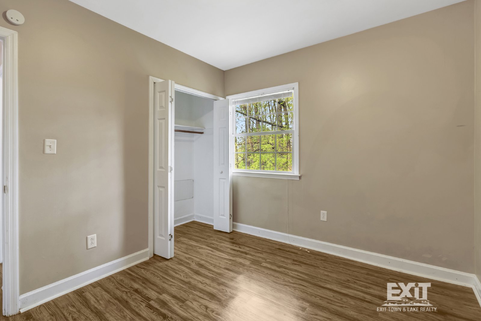 Charming 2 Bedroom South Hill Apartment property image