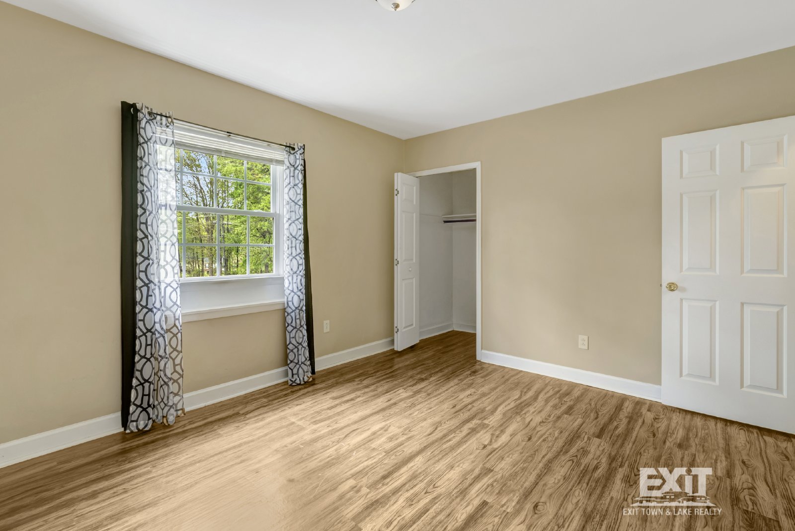 Charming 2 Bedroom South Hill Apartment property image