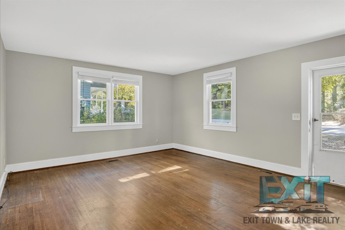 2 Bedroom & 1 Bathroom Home property image