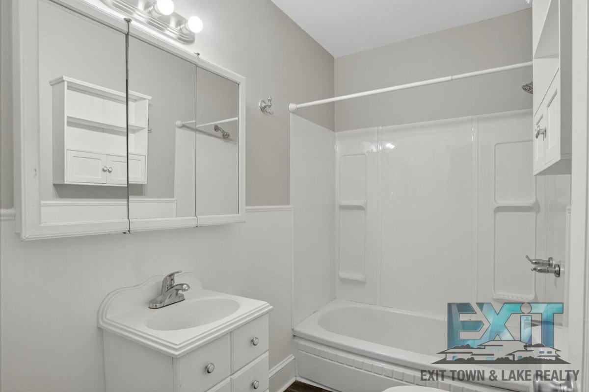 2 Bedroom & 1 Bathroom Home property image