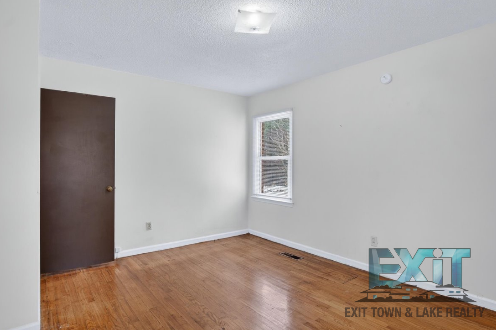 Cozy 3 Bed. 1 Bath  Country Home property image