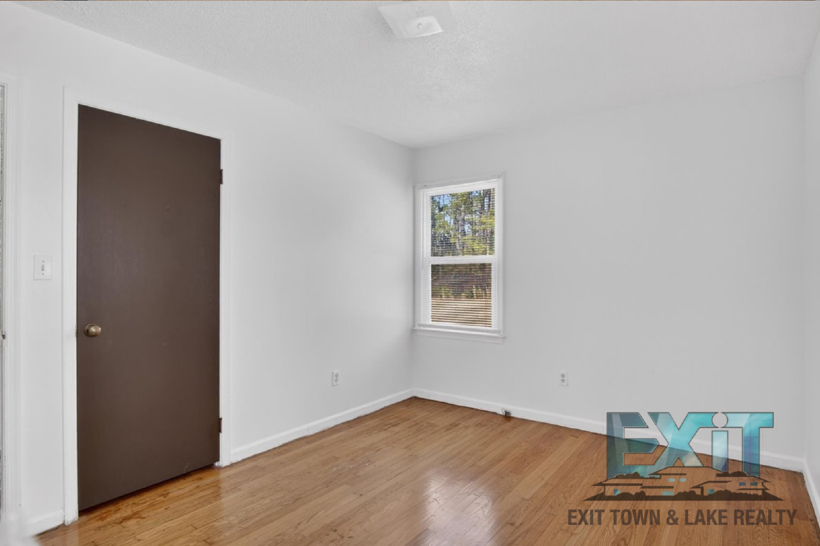 Cozy 3 Bed. 1 Bath  Country Home property image