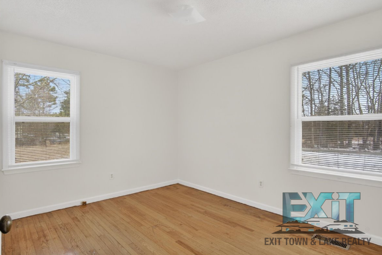 Cozy 3 Bed. 1 Bath  Country Home property image