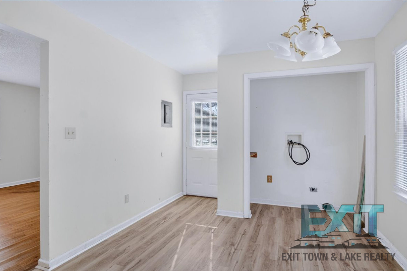 Cozy 3 Bed. 1 Bath  Country Home property image