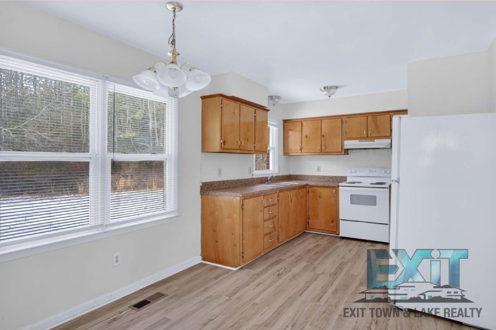 Cozy 3 Bed. 1 Bath  Country Home property image