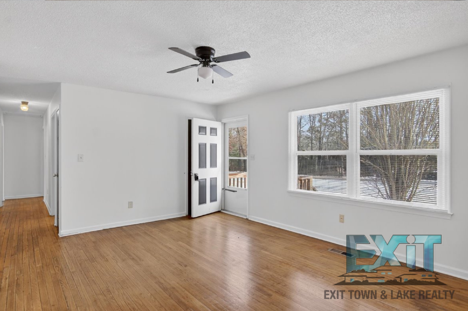 Cozy 3 Bed. 1 Bath  Country Home property image