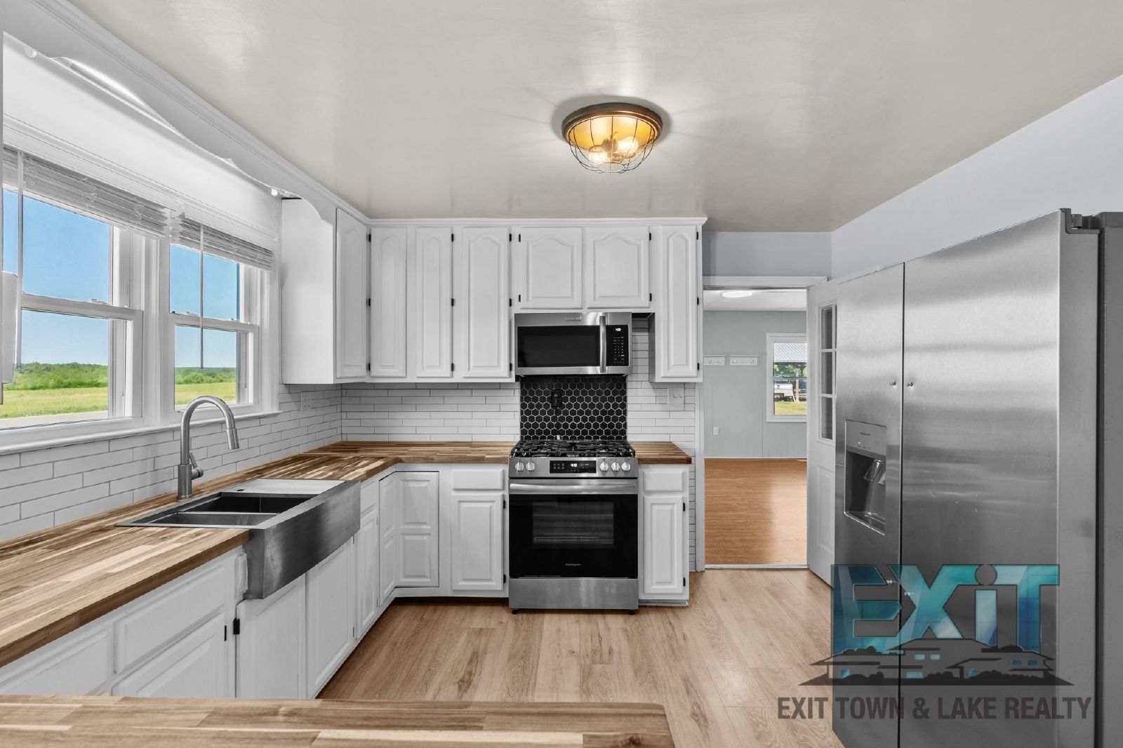 Country Feel, Modern Updates – 3BR Home on Quiet Road Just Outside of South Hill property image