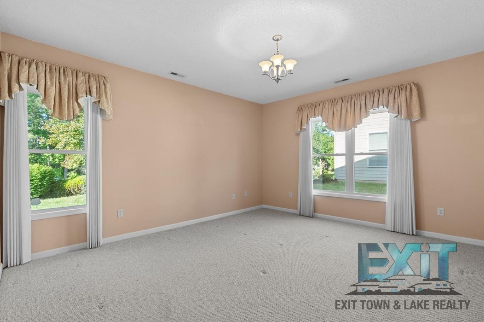 Beautiful Home in Beaver Creek property image