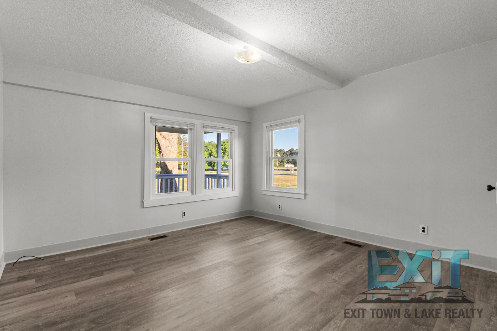 Freshly Renovated 2 Bedroom Rental in Warren County property image