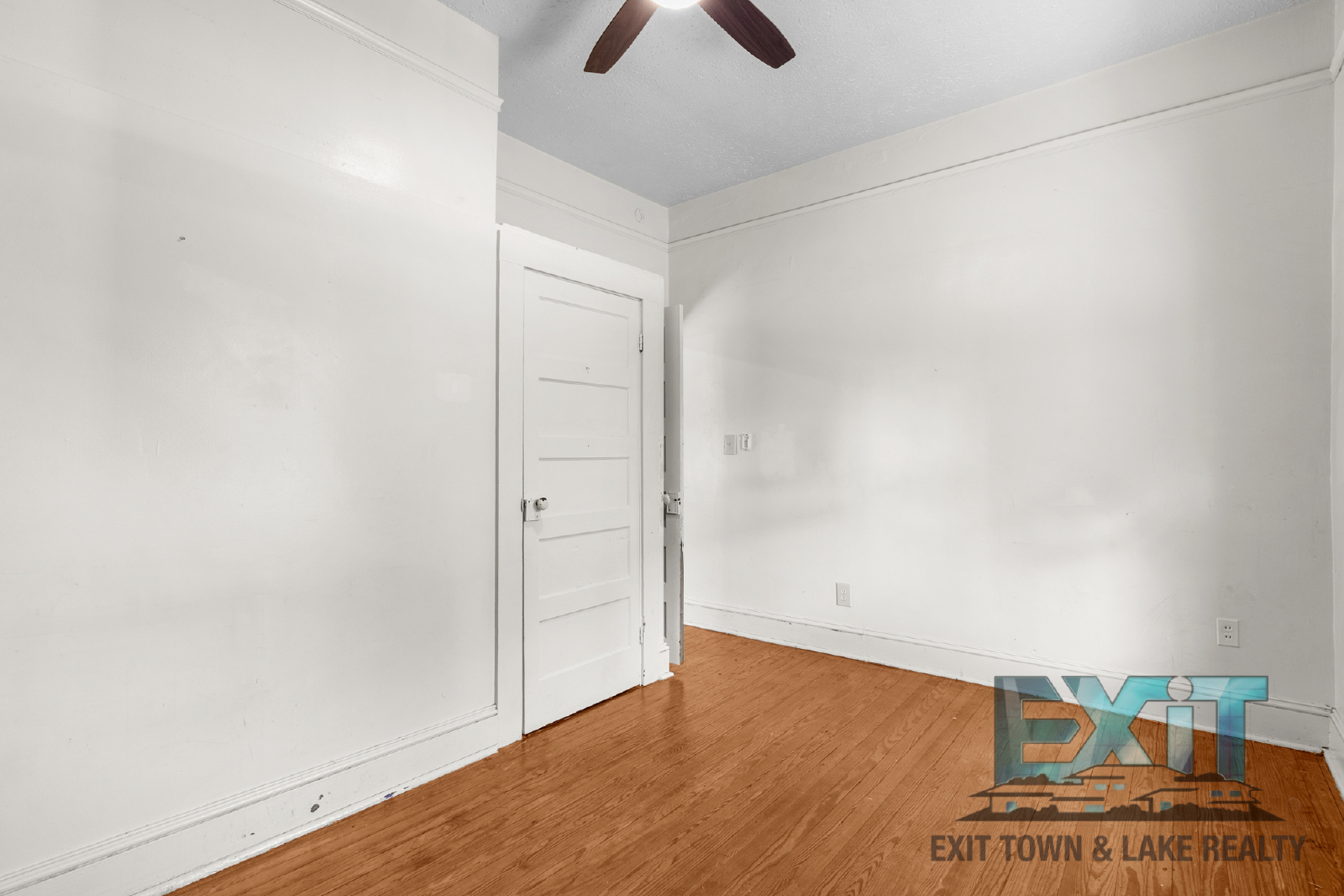 Spacious Country Home in Convenient La Crosse Location property image