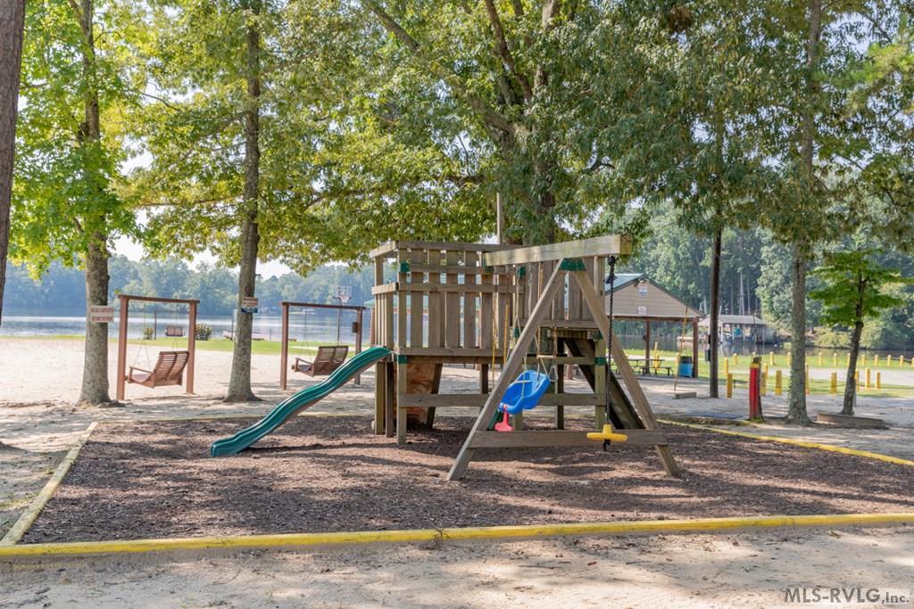 2 Bedroom, 2 Bath Home located in Tanglewood Shores property image