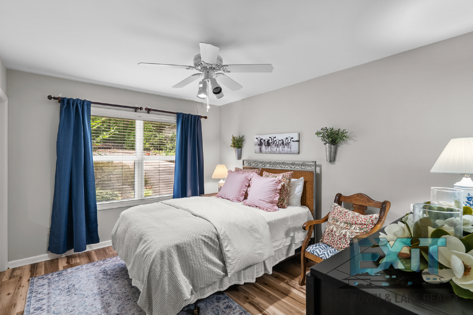 Available November 1, 2026 – March 31, 2027 | Short-Term Lake Gaston Rental property image