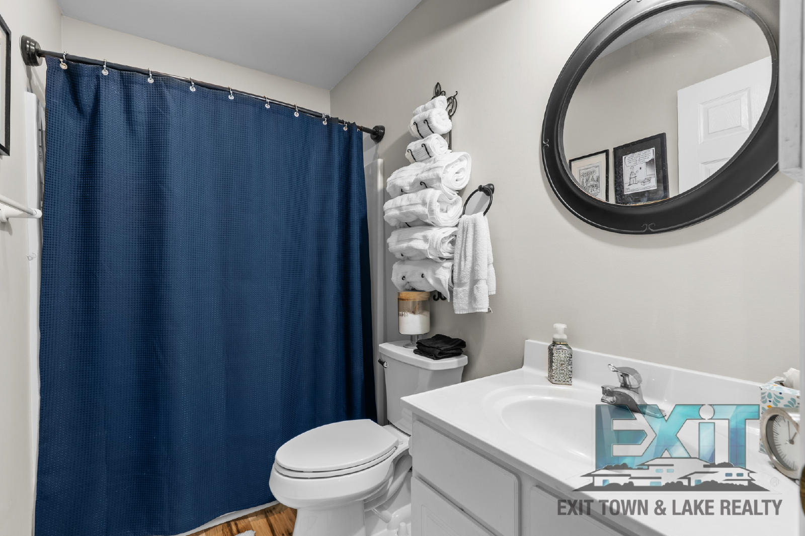 Available November 1, 2026 – March 31, 2027 | Short-Term Lake Gaston Rental property image