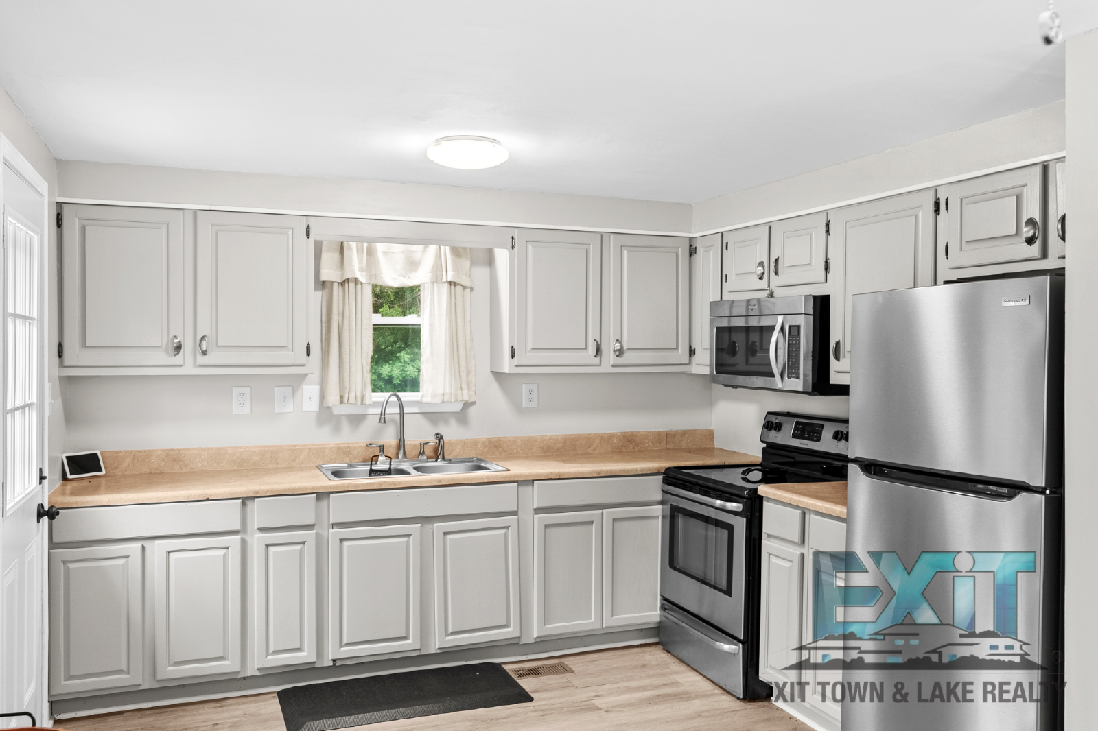 Private, Newly Renovated 3BR Home in Dolphin, VA property image