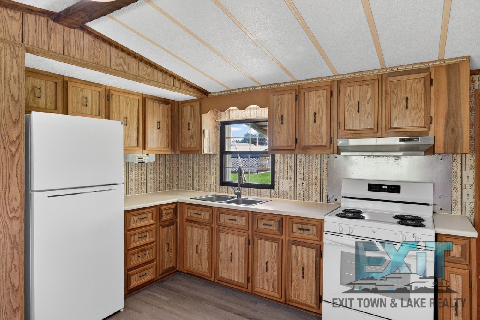 Peaceful Country Living in Gasburg, VA! property image