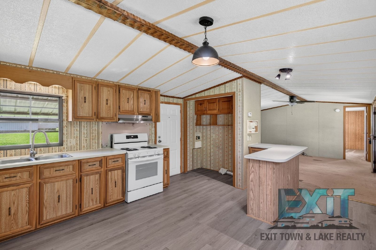 Peaceful Country Living in Gasburg, VA! property image