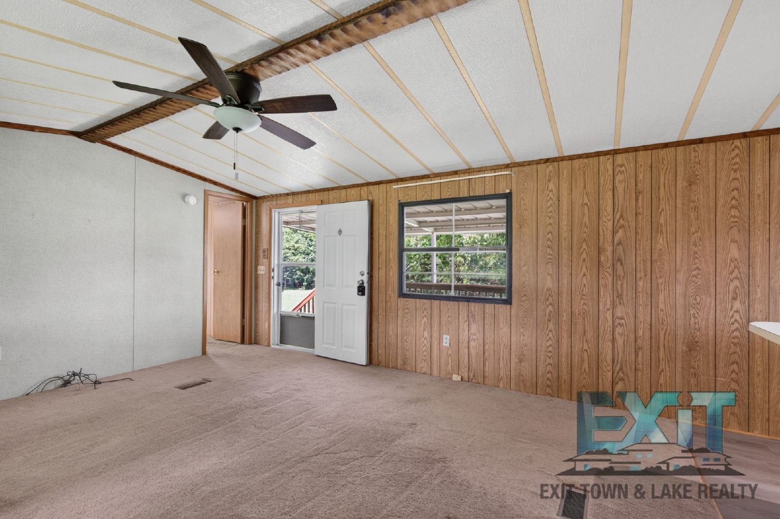 Peaceful Country Living in Gasburg, VA! property image