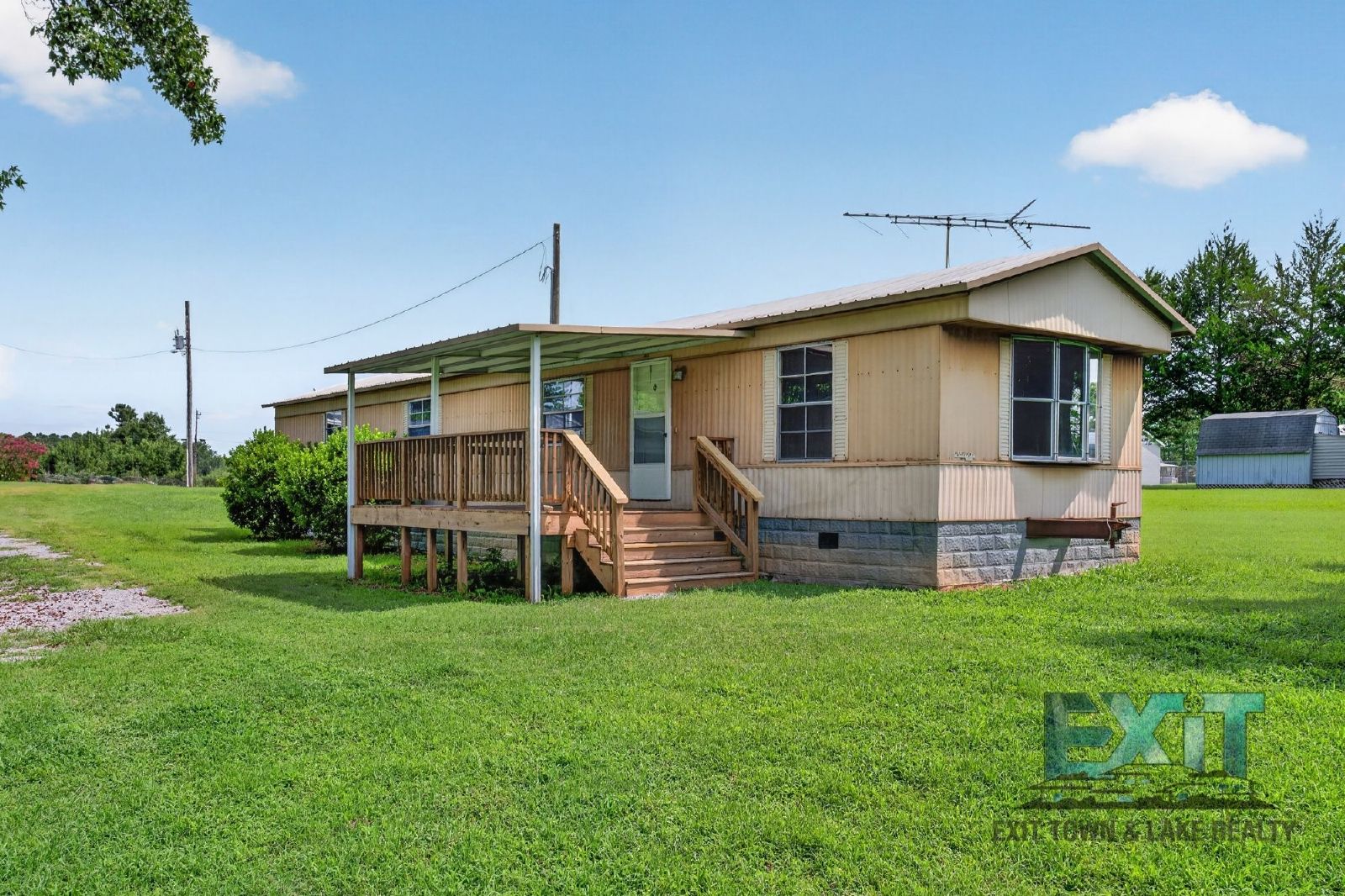 Peaceful Country Living in Gasburg, VA! property image