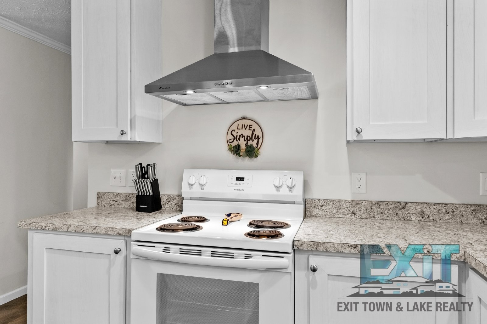 3BR/2BA Rental in Tanglewood Shores with Golf, Pool & Lake Access property image