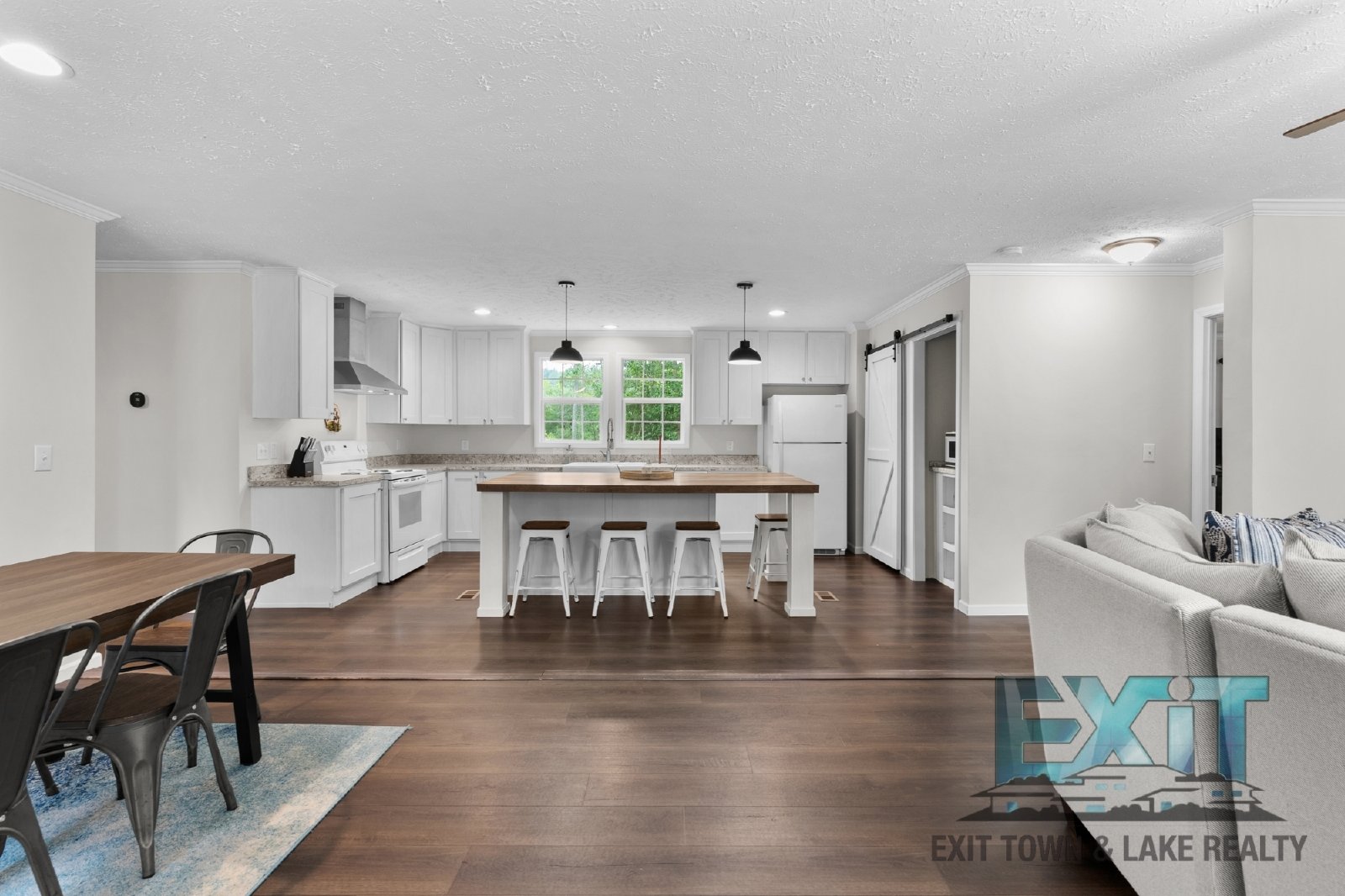 3BR/2BA Rental in Tanglewood Shores with Golf, Pool & Lake Access property image
