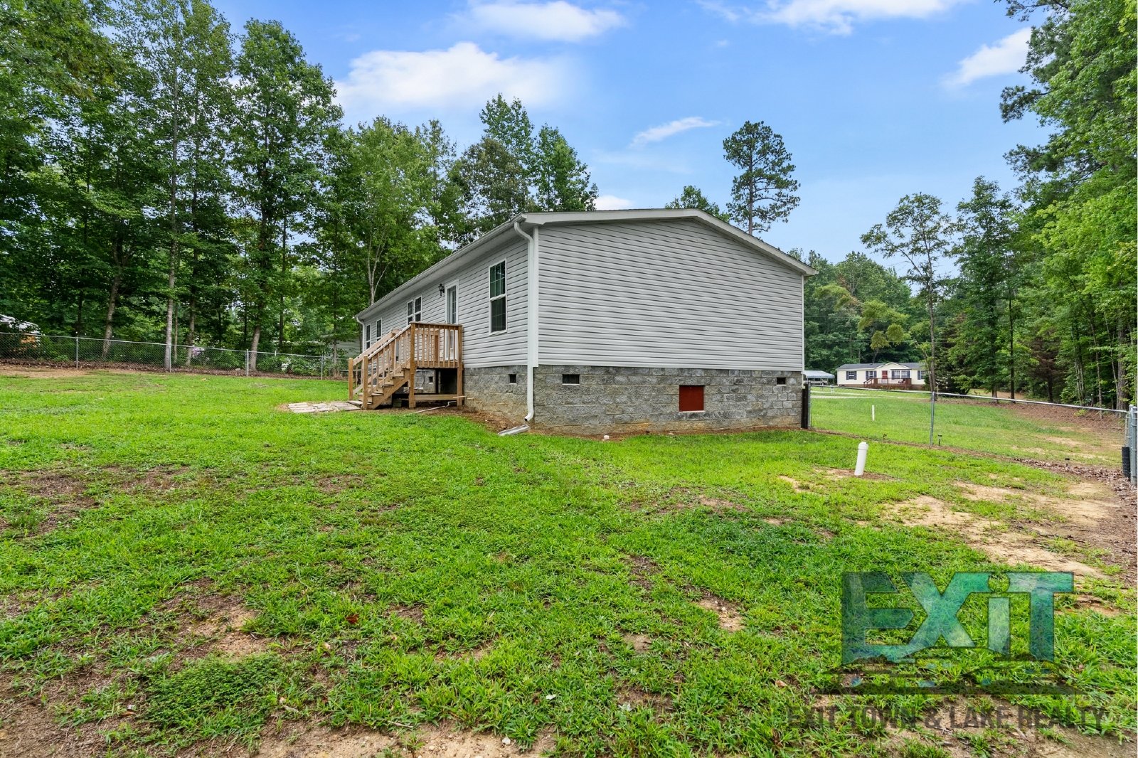 3BR/2BA Rental in Tanglewood Shores with Golf, Pool & Lake Access property image