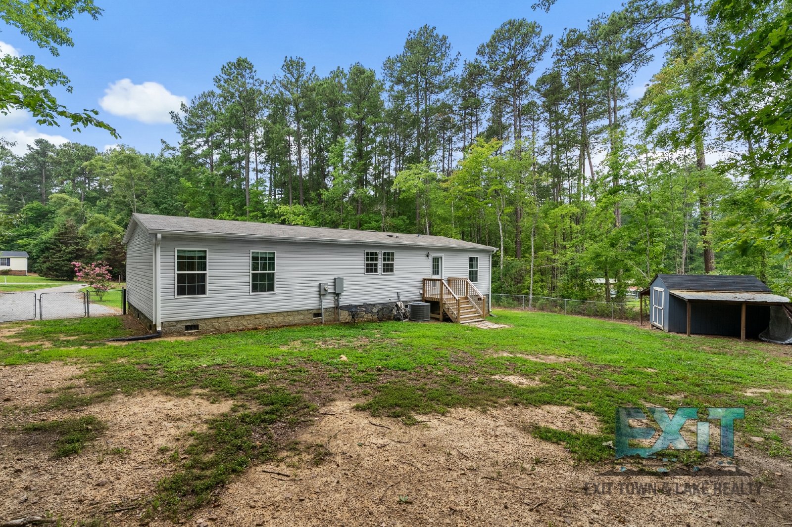 3BR/2BA Rental in Tanglewood Shores with Golf, Pool & Lake Access property image