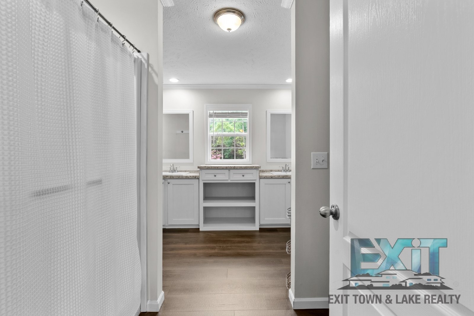 3BR/2BA Rental in Tanglewood Shores with Golf, Pool & Lake Access property image