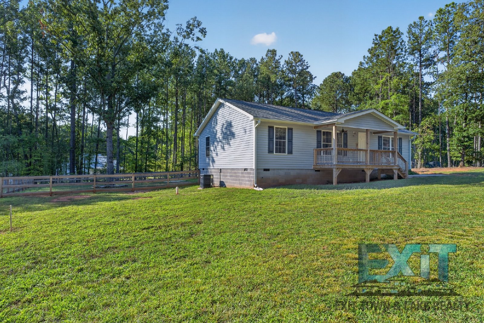 Charming 3BR/2BA Home with Fenced Yard & Detached Garage property image