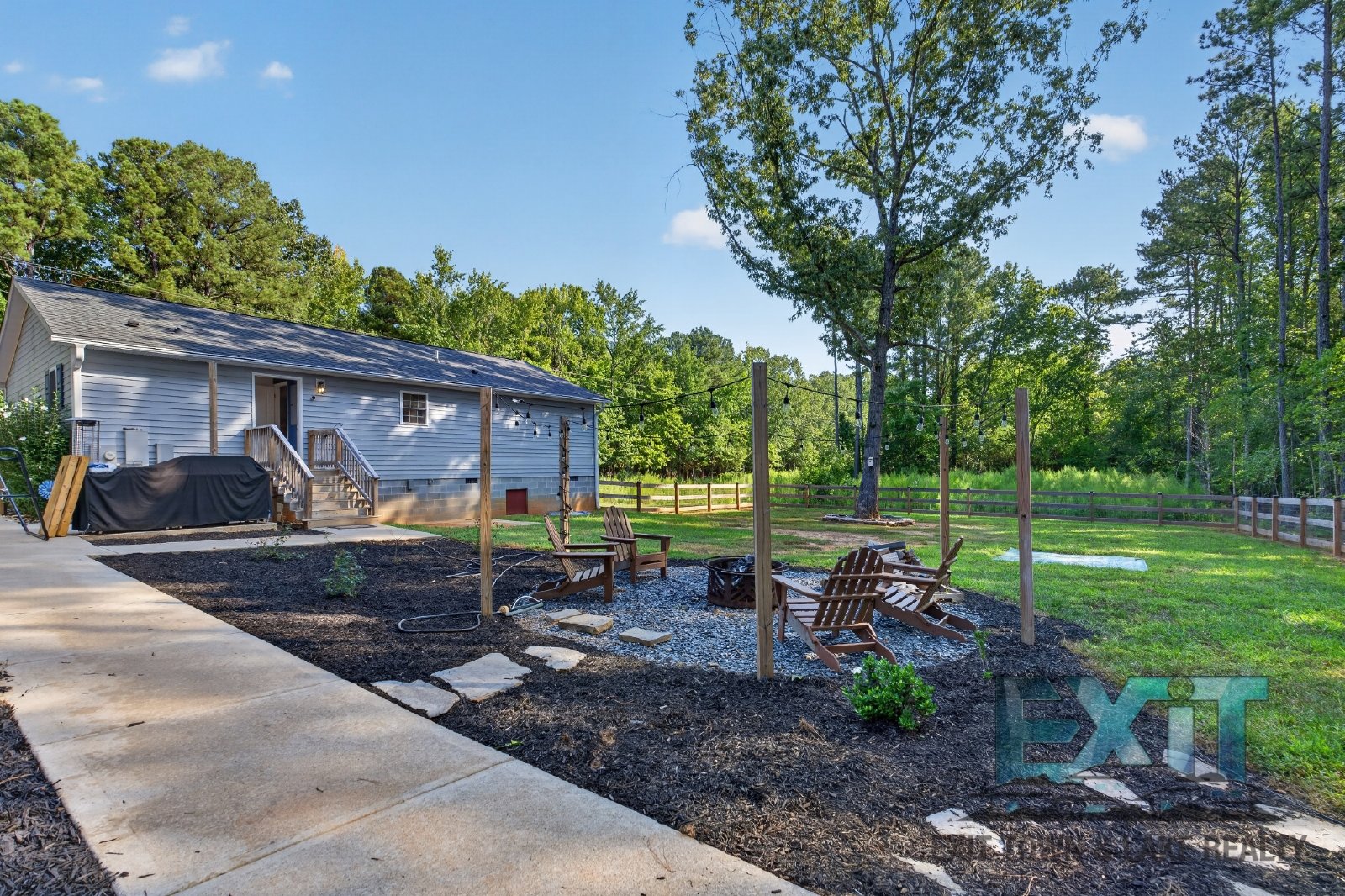 Charming 3BR/2BA Home with Fenced Yard & Detached Garage property image