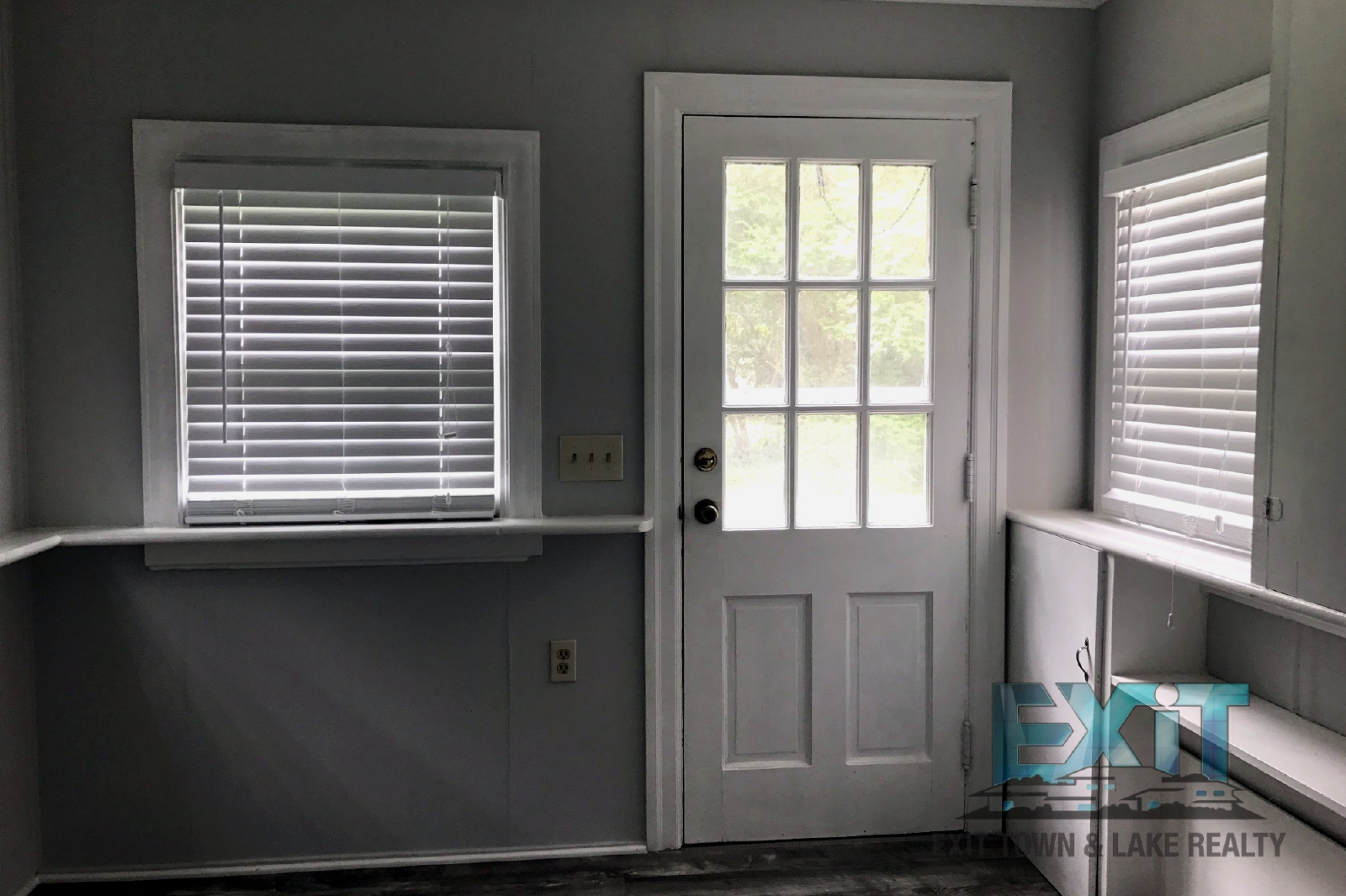 2-Bedroom Downstairs Duplex in South Hill property image