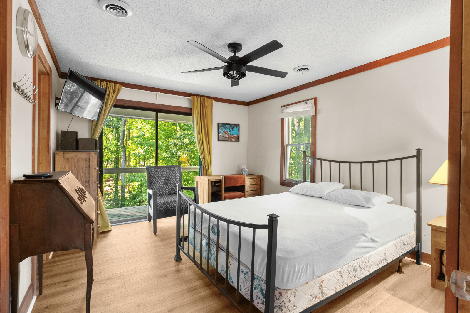 Enjoy waterfront living at 218 Club Drive in Littleton, NC! property image