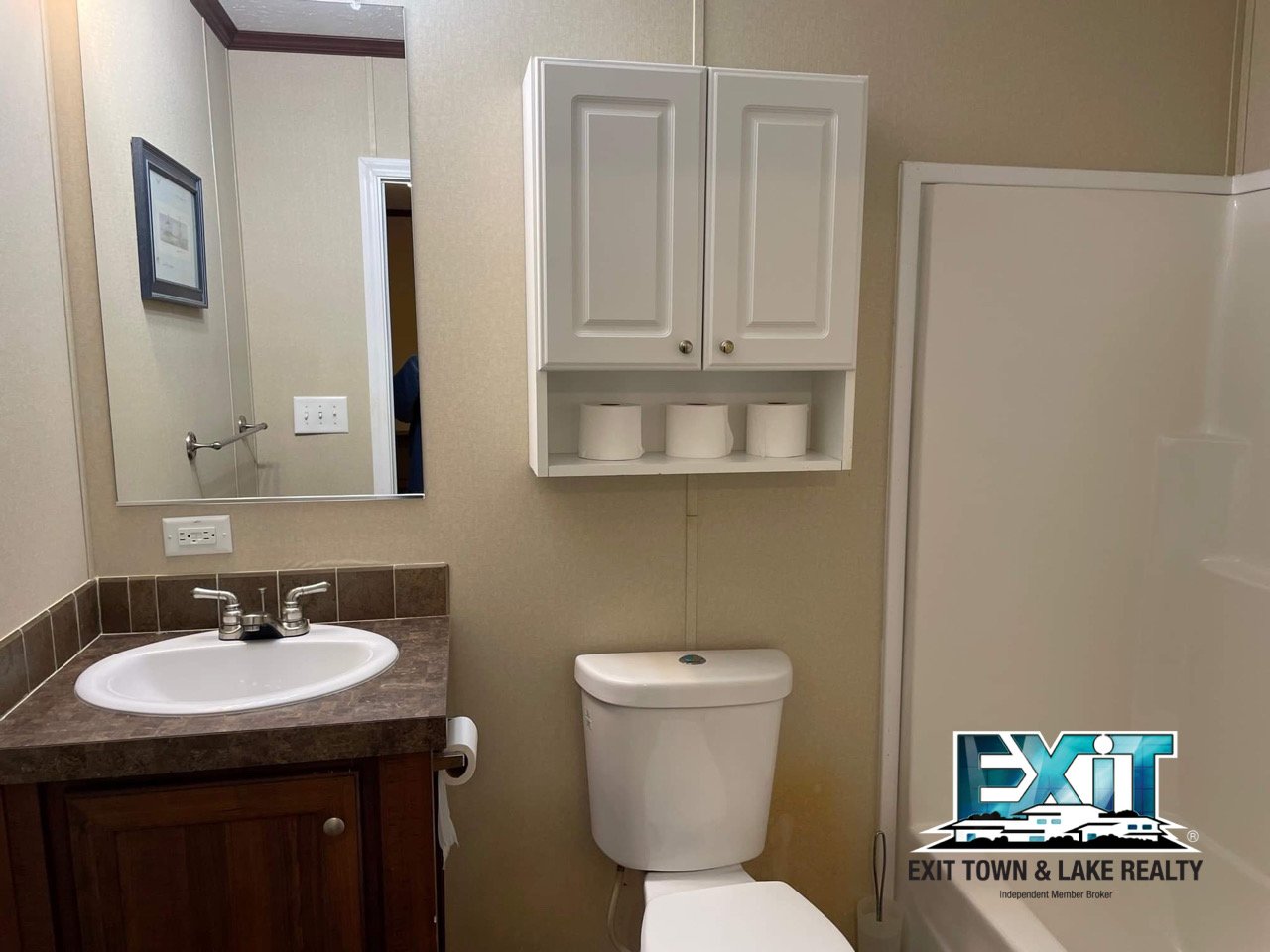 Private and secluded ranch in lakefront subdivision! property image