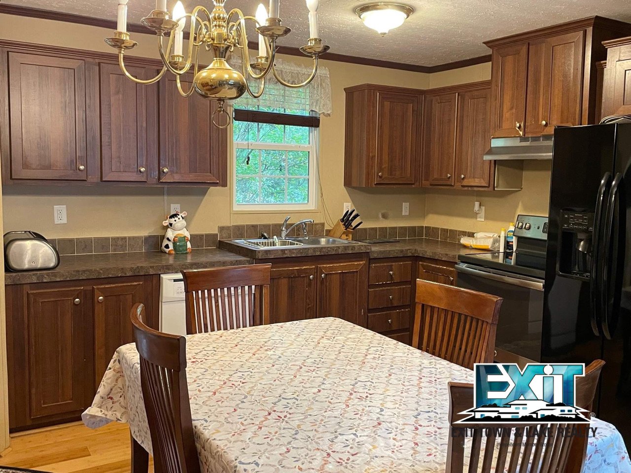 Private and secluded ranch in lakefront subdivision! property image