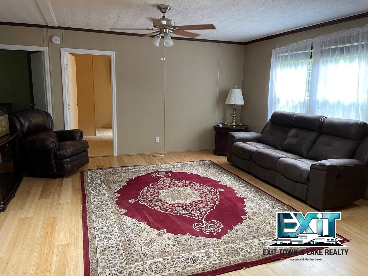Private and secluded ranch in lakefront subdivision! property image
