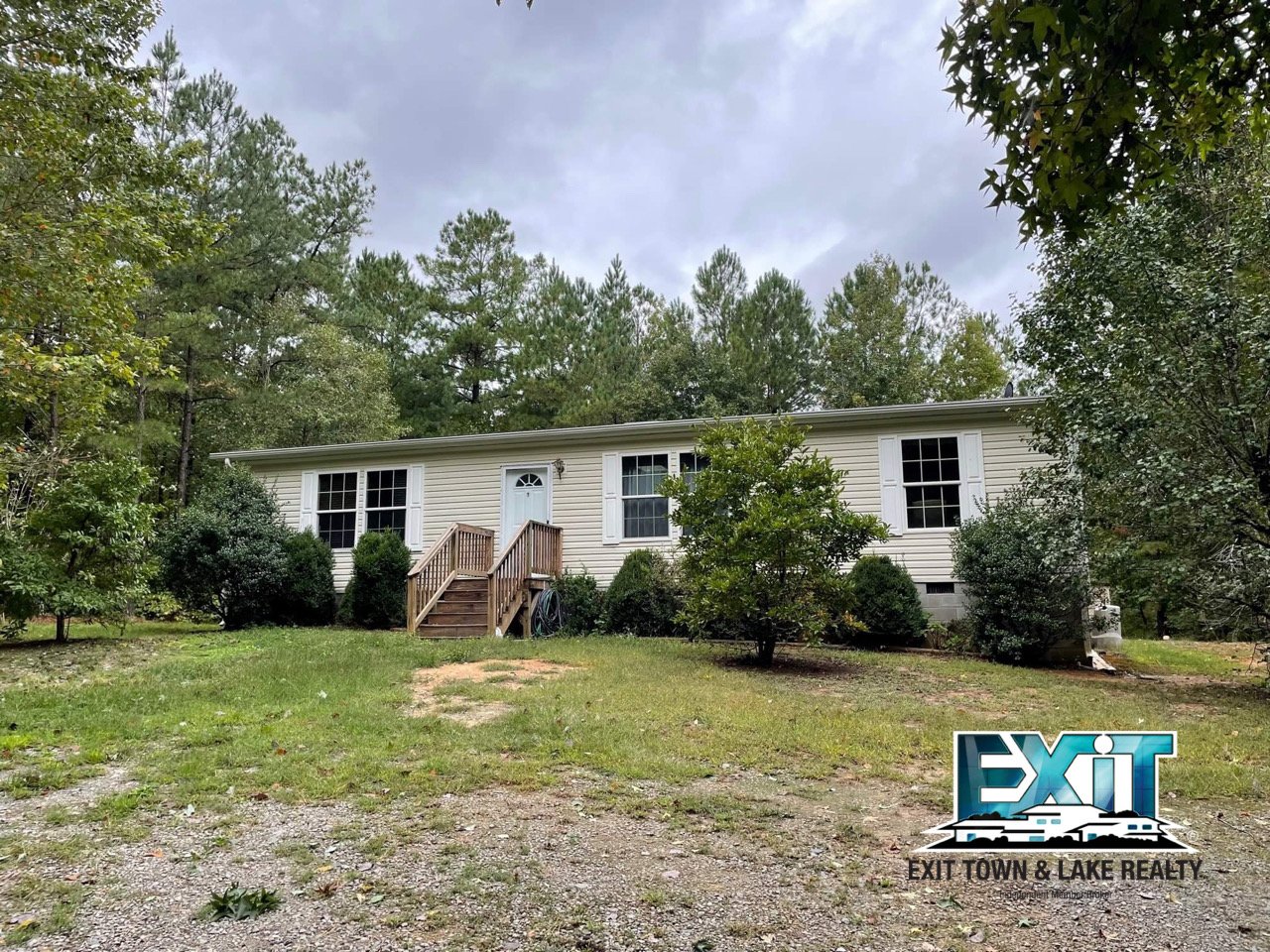 Private and secluded ranch in lakefront subdivision! property image